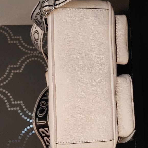 White preloved Guess Backpack. - Picture 3 of 4